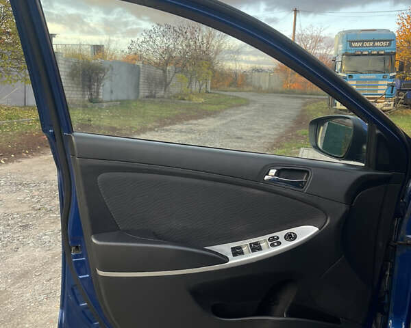 Синий Хендай Акцент, объемом двигателя 1.4 л и пробегом 116 тыс. км за 7777 $, фото 28 на Automoto.ua