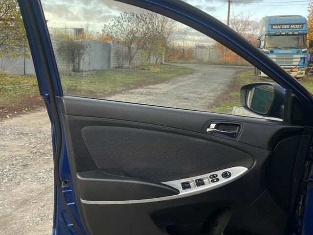 Хендай Акцент 2013 в Харькове на Automoto.ua Синий Хендай Акцент, объемом двигателя 1.4 л и пробегом 116 тыс. км за 7777 $, фото 12 на Automoto.ua