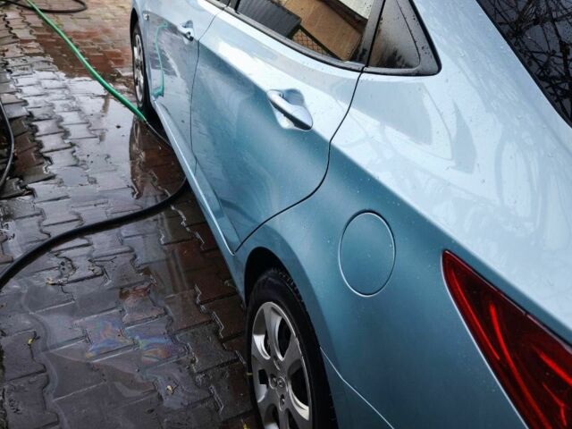 Синий Хендай Акцент, объемом двигателя 1.4 л и пробегом 160 тыс. км за 7500 $, фото 6 на Automoto.ua