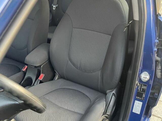 Хендай Акцент 2013 в Харькове на Automoto.ua Синий Хендай Акцент, объемом двигателя 1.4 л и пробегом 116 тыс. км за 7777 $, фото 13 на Automoto.ua