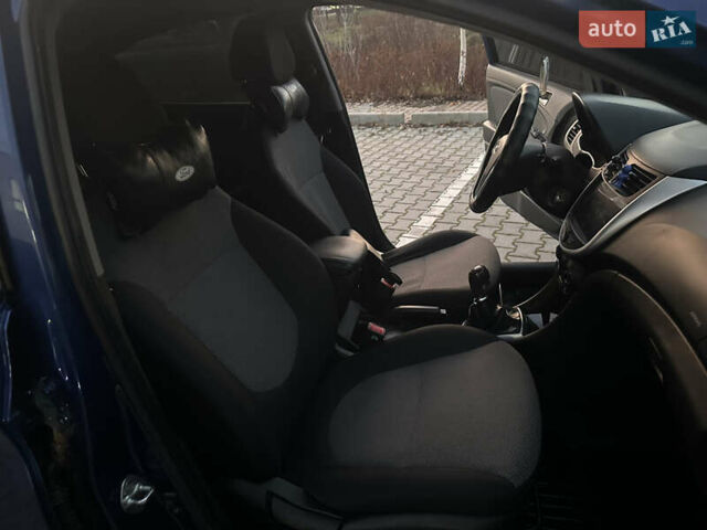 Синий Хендай Акцент, объемом двигателя 1.4 л и пробегом 74 тыс. км за 9200 $, фото 10 на Automoto.ua