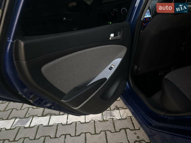 Синий Хендай Акцент, объемом двигателя 1.4 л и пробегом 74 тыс. км за 9200 $, фото 8 на Automoto.ua