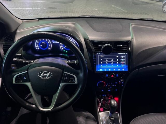 Синий Хендай Акцент, объемом двигателя 1.6 л и пробегом 196 тыс. км за 8200 $, фото 7 на Automoto.ua