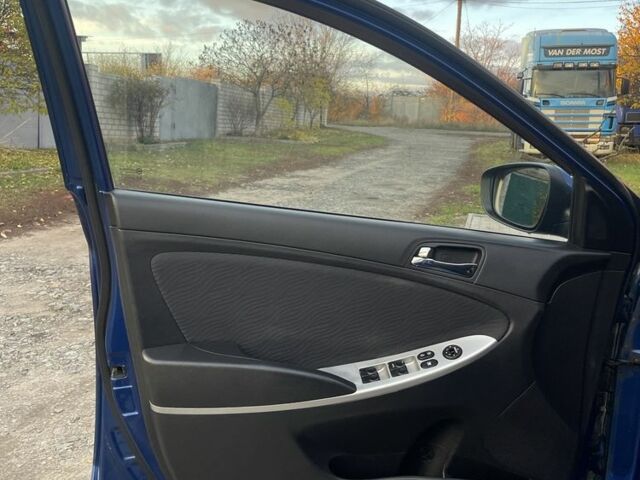 Хендай Акцент 2013 в Харькове на Automoto.ua Синий Хендай Акцент, объемом двигателя 1.4 л и пробегом 116 тыс. км за 7777 $, фото 15 на Automoto.ua