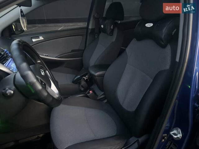 Синий Хендай Акцент, объемом двигателя 1.4 л и пробегом 74 тыс. км за 9200 $, фото 4 на Automoto.ua
