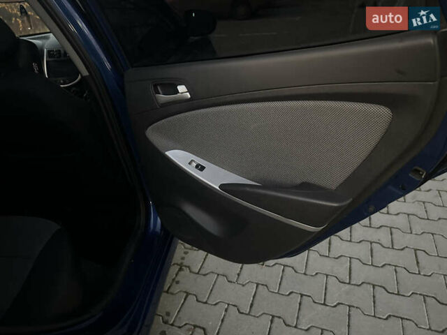 Синий Хендай Акцент, объемом двигателя 1.4 л и пробегом 74 тыс. км за 9200 $, фото 12 на Automoto.ua