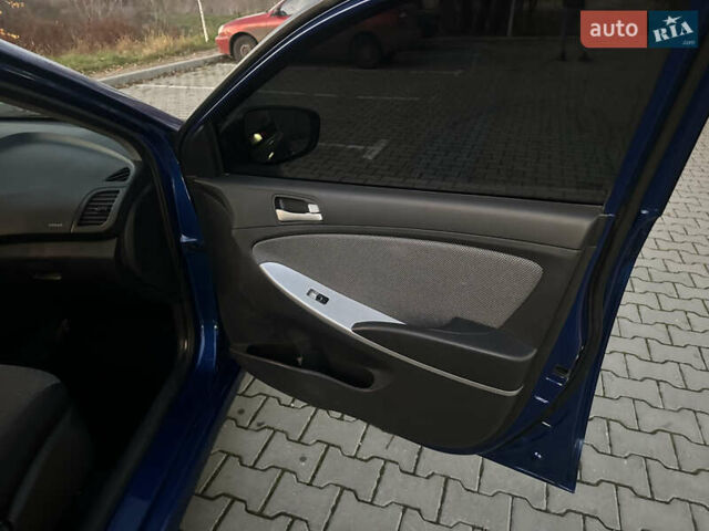 Синий Хендай Акцент, объемом двигателя 1.4 л и пробегом 74 тыс. км за 9200 $, фото 11 на Automoto.ua