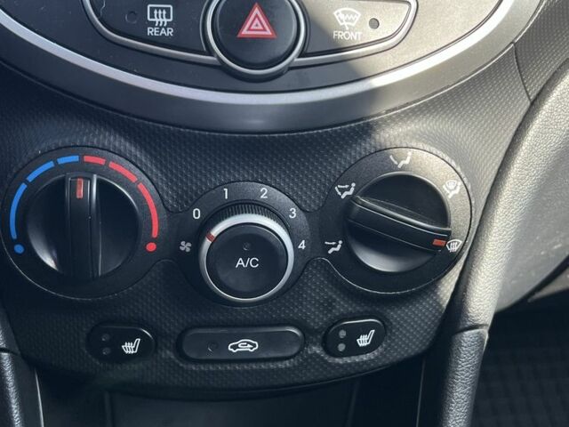 Синій Хендай Акцент, об'ємом двигуна 1.4 л та пробігом 43 тис. км за 8900 $, фото 5 на Automoto.ua