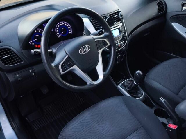 Синий Хендай Акцент, объемом двигателя 1.4 л и пробегом 160 тыс. км за 7500 $, фото 13 на Automoto.ua