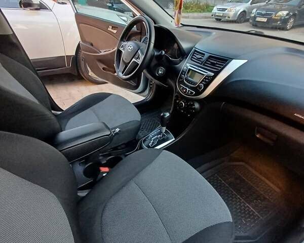 Синій Хендай Акцент, об'ємом двигуна 1.4 л та пробігом 173 тис. км за 7800 $, фото 4 на Automoto.ua