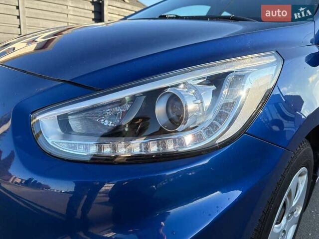 Синий Хендай Акцент, объемом двигателя 1.4 л и пробегом 124 тыс. км за 9300 $, фото 4 на Automoto.ua