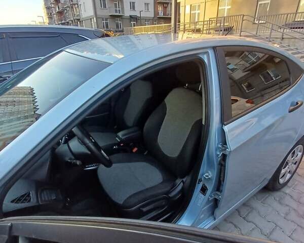 Синій Хендай Акцент, об'ємом двигуна 1.4 л та пробігом 173 тис. км за 7800 $, фото 5 на Automoto.ua