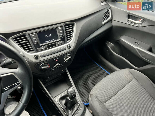 Синий Хендай Акцент, объемом двигателя 1.37 л и пробегом 176 тыс. км за 7999 $, фото 6 на Automoto.ua