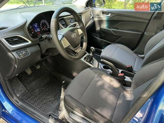 Синій Хендай Акцент, об'ємом двигуна 1.37 л та пробігом 72 тис. км за 11600 $, фото 10 на Automoto.ua
