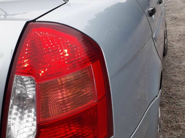 Синий Хендай Акцент, объемом двигателя 1.4 л и пробегом 247 тыс. км за 4500 $, фото 4 на Automoto.ua