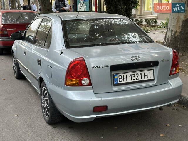 Синий Хендай Акцент, объемом двигателя 1.5 л и пробегом 158 тыс. км за 2600 $, фото 4 на Automoto.ua