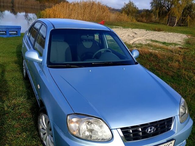 Синий Хендай Акцент, объемом двигателя 1.3 л и пробегом 210 тыс. км за 3000 $, фото 1 на Automoto.ua