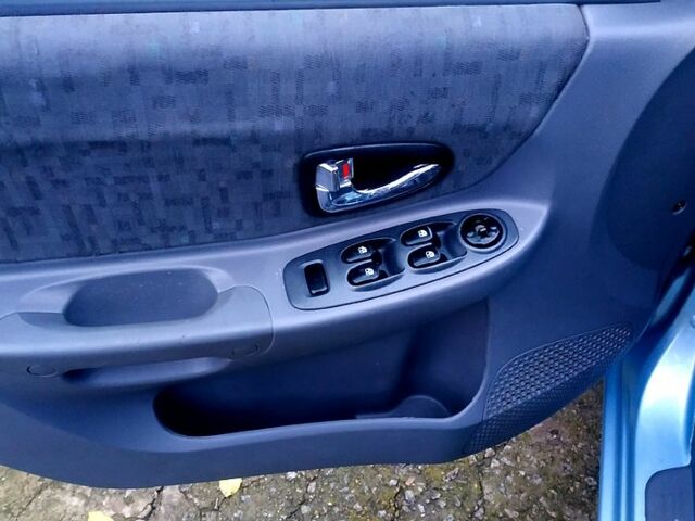 Синий Хендай Акцент, объемом двигателя 1.3 л и пробегом 210 тыс. км за 3000 $, фото 6 на Automoto.ua