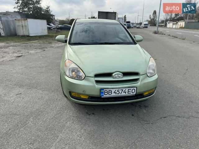 Зелений Хендай Акцент, об'ємом двигуна 1.6 л та пробігом 200 тис. км за 4299 $, фото 2 на Automoto.ua