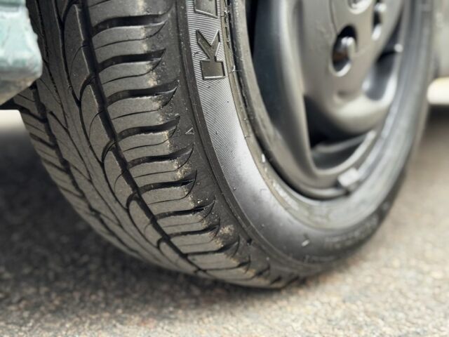 Зеленый Хендай Акцент, объемом двигателя 1.5 л и пробегом 220 тыс. км за 1600 $, фото 3 на Automoto.ua