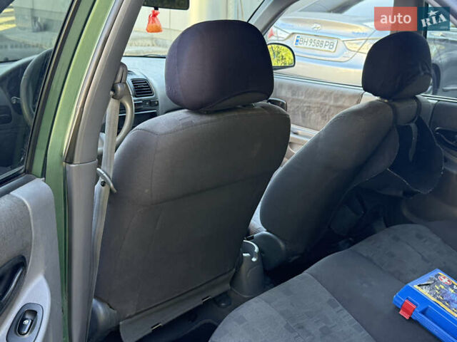 Зелений Хендай Акцент, об'ємом двигуна 1.5 л та пробігом 186 тис. км за 2999 $, фото 16 на Automoto.ua