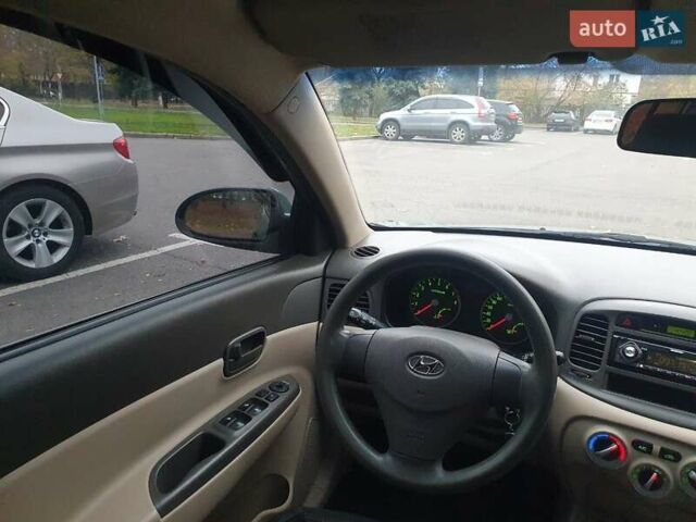 Зеленый Хендай Акцент, объемом двигателя 1.4 л и пробегом 288 тыс. км за 4500 $, фото 5 на Automoto.ua