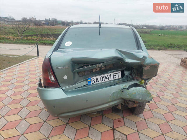 Зелений Хендай Акцент, об'ємом двигуна 1.6 л та пробігом 207 тис. км за 1950 $, фото 4 на Automoto.ua