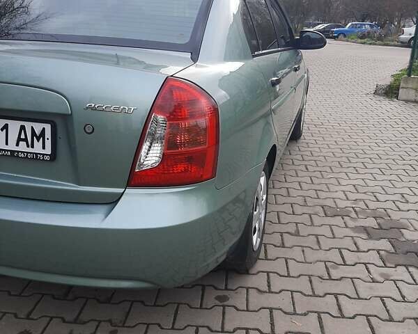Зеленый Хендай Акцент, объемом двигателя 0 л и пробегом 160 тыс. км за 4800 $, фото 5 на Automoto.ua