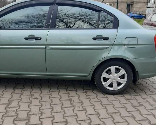 Зеленый Хендай Акцент, объемом двигателя 0 л и пробегом 160 тыс. км за 4800 $, фото 2 на Automoto.ua