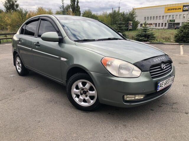 Зеленый Хендай Акцент, объемом двигателя 1.4 л и пробегом 250 тыс. км за 4200 $, фото 1 на Automoto.ua