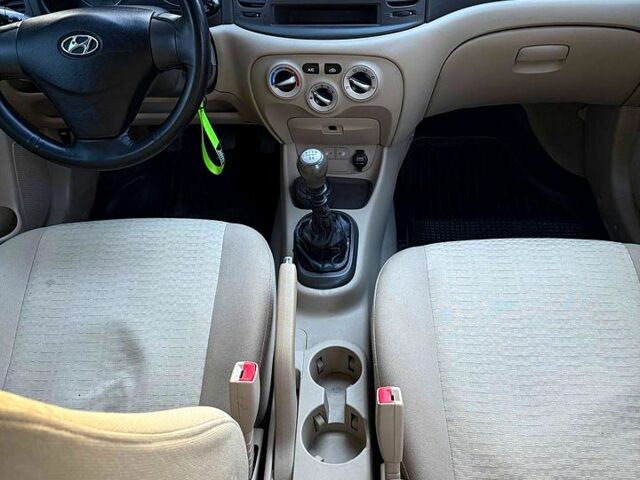 Зелений Хендай Акцент, об'ємом двигуна 1.4 л та пробігом 265 тис. км за 3450 $, фото 2 на Automoto.ua