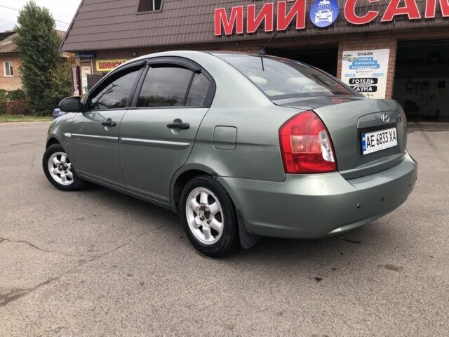 Зеленый Хендай Акцент, объемом двигателя 1.4 л и пробегом 250 тыс. км за 4200 $, фото 5 на Automoto.ua