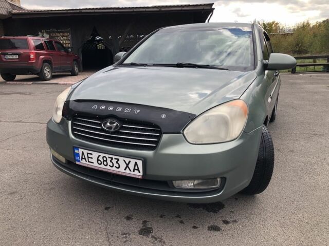 Зеленый Хендай Акцент, объемом двигателя 1.4 л и пробегом 250 тыс. км за 4200 $, фото 3 на Automoto.ua