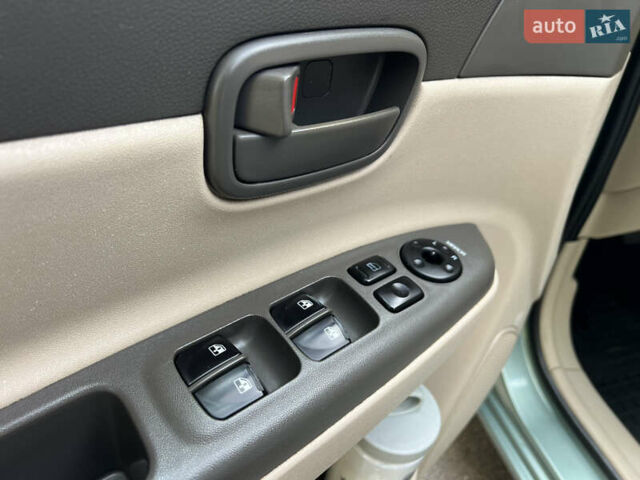 Зеленый Хендай Акцент, объемом двигателя 1.4 л и пробегом 201 тыс. км за 5300 $, фото 24 на Automoto.ua