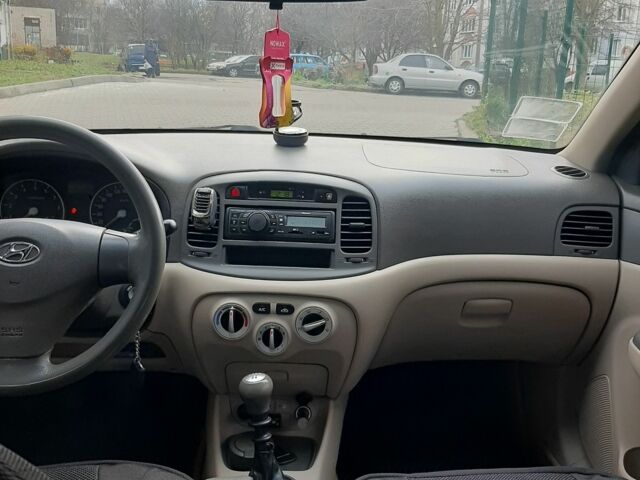 Зелений Хендай Акцент, об'ємом двигуна 1.4 л та пробігом 160 тис. км за 5100 $, фото 7 на Automoto.ua