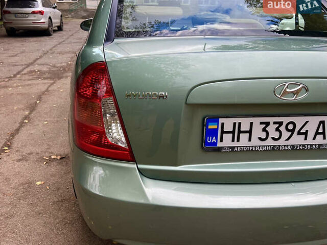 Зеленый Хендай Акцент, объемом двигателя 1.4 л и пробегом 201 тыс. км за 5300 $, фото 7 на Automoto.ua