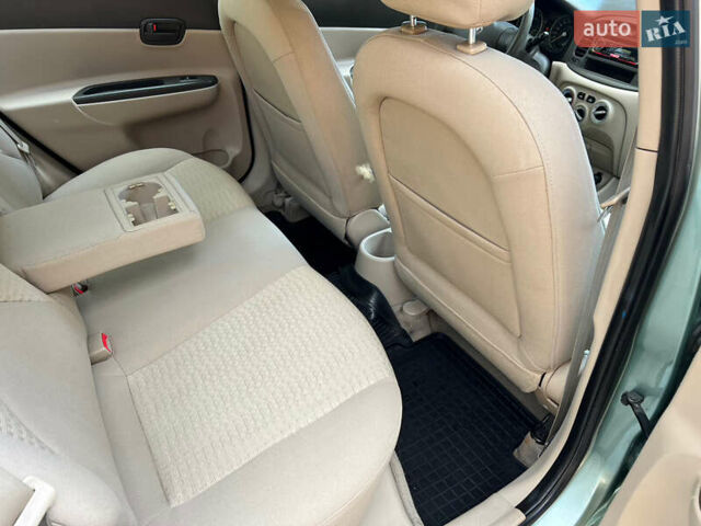 Зеленый Хендай Акцент, объемом двигателя 1.4 л и пробегом 201 тыс. км за 5300 $, фото 29 на Automoto.ua