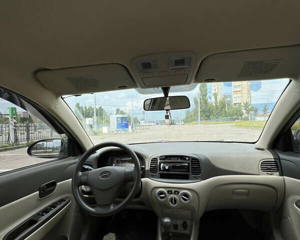 Зеленый Хендай Акцент, объемом двигателя 1.4 л и пробегом 181 тыс. км за 5800 $, фото 5 на Automoto.ua