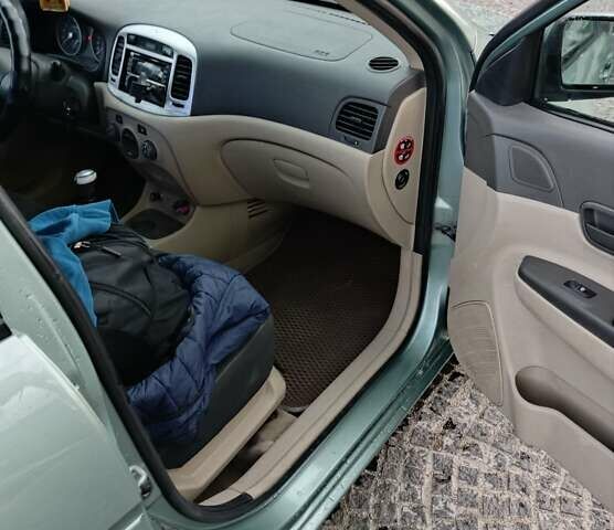 Зелений Хендай Акцент, об'ємом двигуна 1.6 л та пробігом 296 тис. км за 3500 $, фото 10 на Automoto.ua