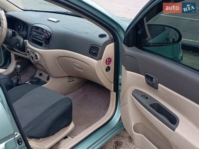 Зелений Хендай Акцент, об'ємом двигуна 1.4 л та пробігом 188 тис. км за 5300 $, фото 4 на Automoto.ua