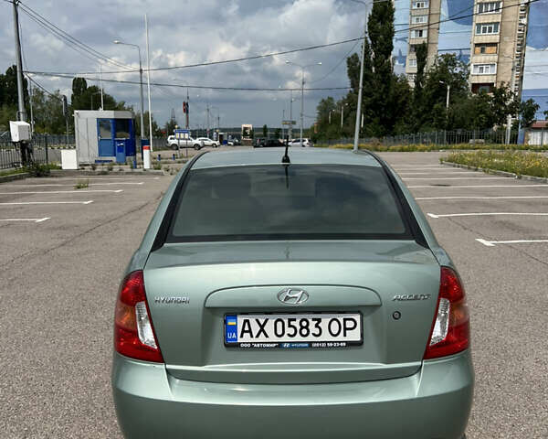 Зеленый Хендай Акцент, объемом двигателя 1.4 л и пробегом 181 тыс. км за 5800 $, фото 4 на Automoto.ua