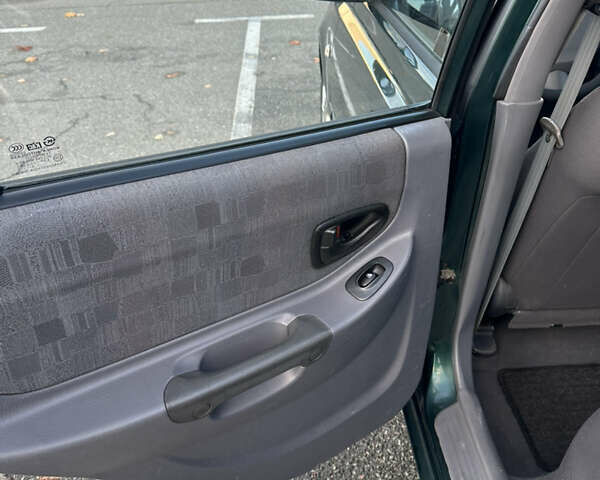 Зеленый Хендай Акцент, объемом двигателя 1.34 л и пробегом 314 тыс. км за 2650 $, фото 9 на Automoto.ua