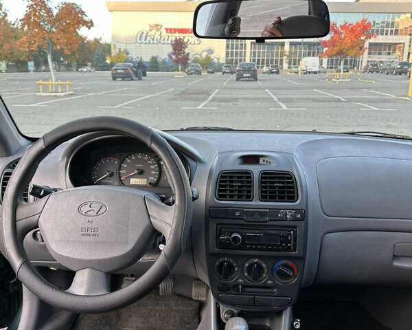 Зеленый Хендай Акцент, объемом двигателя 1.34 л и пробегом 314 тыс. км за 2650 $, фото 13 на Automoto.ua