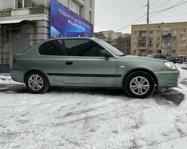 Зеленый Хендай Акцент, объемом двигателя 1.34 л и пробегом 176 тыс. км за 2999 $, фото 3 на Automoto.ua