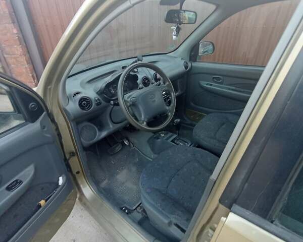 Жовтий Хендай Атос, об'ємом двигуна 1 л та пробігом 216 тис. км за 3500 $, фото 4 на Automoto.ua