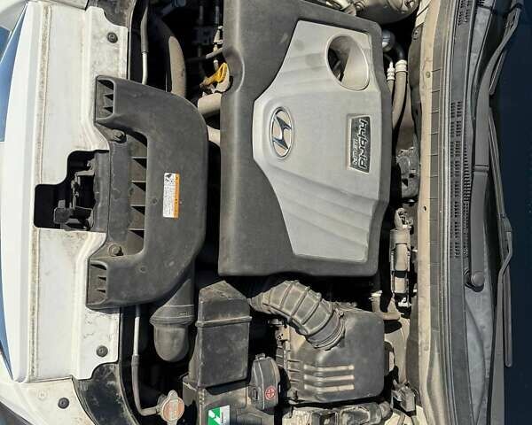 Белый Хендай Аванте, объемом двигателя 1.6 л и пробегом 228 тыс. км за 7000 $, фото 13 на Automoto.ua