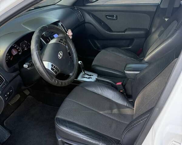 Белый Хендай Аванте, объемом двигателя 1.6 л и пробегом 228 тыс. км за 7000 $, фото 24 на Automoto.ua