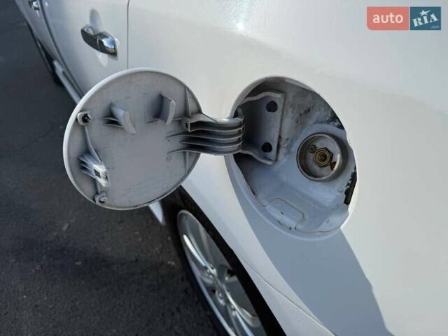 Белый Хендай Аванте, объемом двигателя 1.6 л и пробегом 228 тыс. км за 7000 $, фото 23 на Automoto.ua