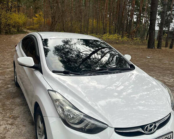 Белый Хендай Аванте, объемом двигателя 1.59 л и пробегом 232 тыс. км за 10000 $, фото 10 на Automoto.ua