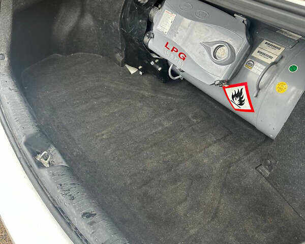 Белый Хендай Аванте, объемом двигателя 1.59 л и пробегом 232 тыс. км за 10000 $, фото 31 на Automoto.ua